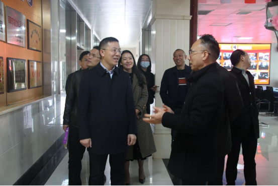 市委常委、组织部部长、统战部部长龚红果莅临天香生物调研
