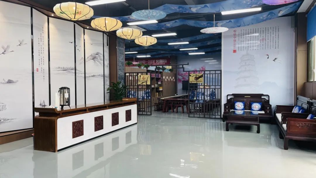 种下梧桐树，引得凤凰来