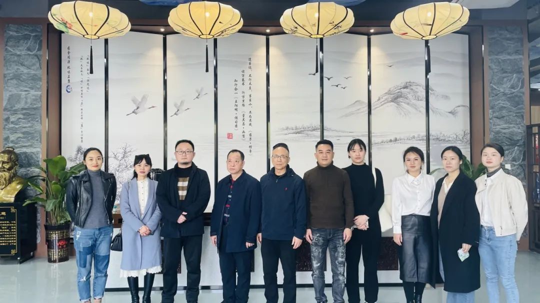 种下梧桐树，引得凤凰来