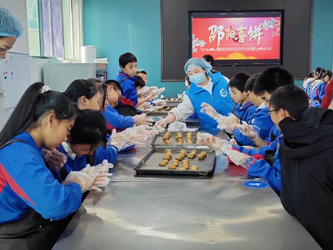 一场有趣的中医药研学活动在湖南九味中医药研学实践基地成功举办