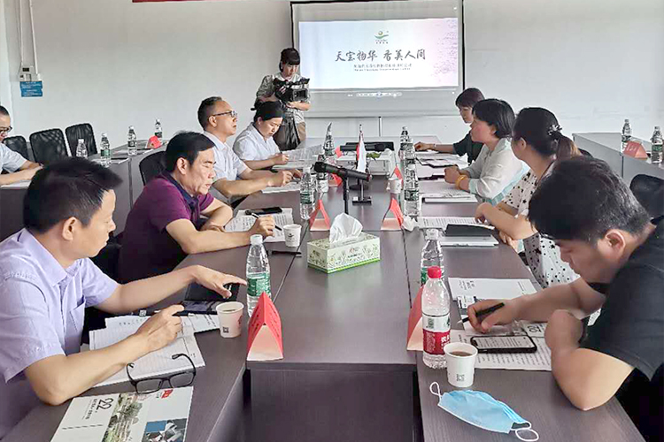 湖南中医药大学专家团队到天香生物洽谈产学研合作