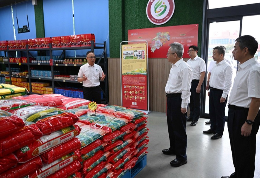 做强龙头企业 做优公用品牌——沈晓明调研“邵阳红”名优农产品出货仓